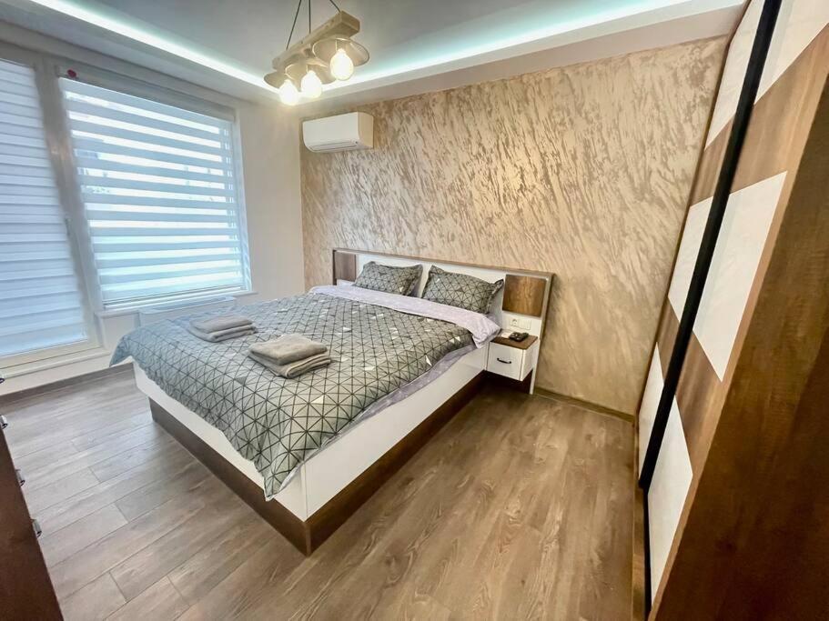 Apartamento Hidden Treasure Varna Exterior foto
